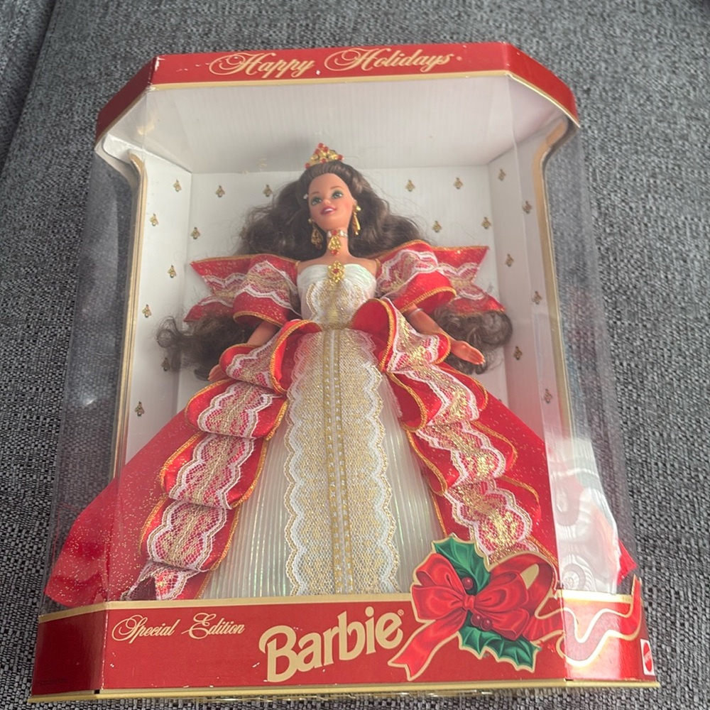 1997 Happy Holidays Limited Edition Barbie — damaged box
